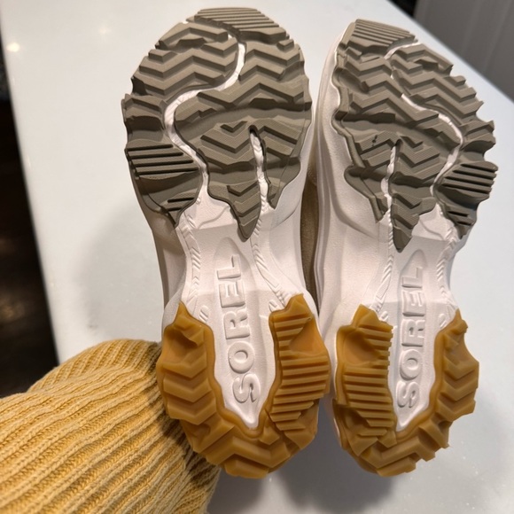 NEW SOREL Women’s Kinetic Breakthru Caribou Waterproof Boot US 6 EU 37 Beige - Picture 8 of 13